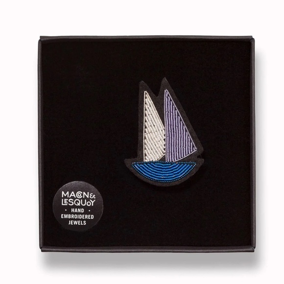 MACON ET LESQUOY | LAPEL PIN | SAIL BOAT - Picture 1 of 4